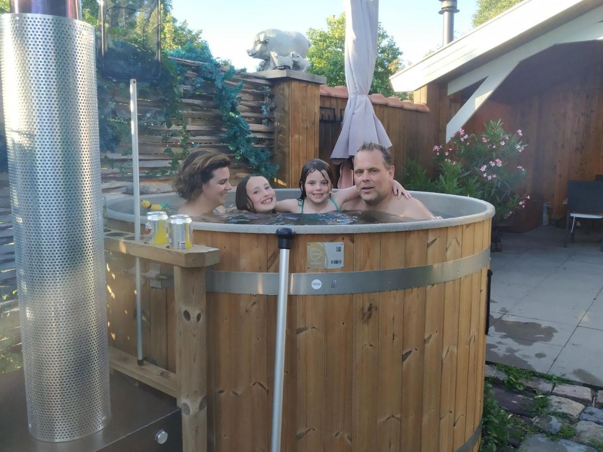 Chalet "Het Biggetje" Hottub - Sauna Volkel Luaran gambar